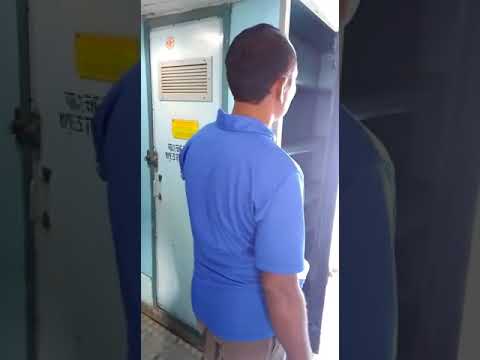 Dirty Video Of Railway Canteen On Hello Mumbai News Be Alert