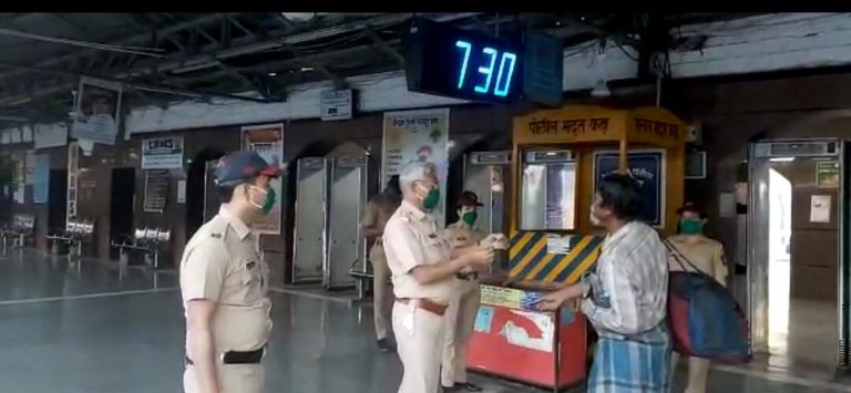 Mumbai : Mumbai Janta Curfew latest update ,First  pictures from Dadar Railway station