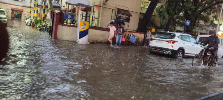 Mumbai receives first Mansoon rain,IMD issues Yellow Alert till 27 June